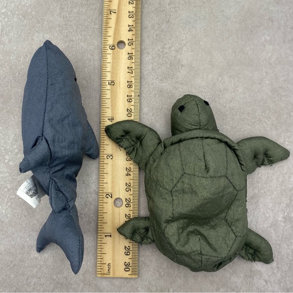 Holiday Inn Shark Turtle Plushies Nylon Vintage 1999 Promos Stuffed Toys Gifts - Picture 7 of 7